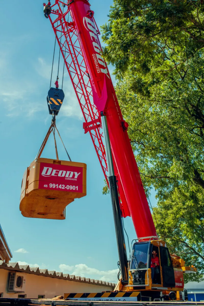 Empresa de guindaste para obras em Foz do Iguaçu