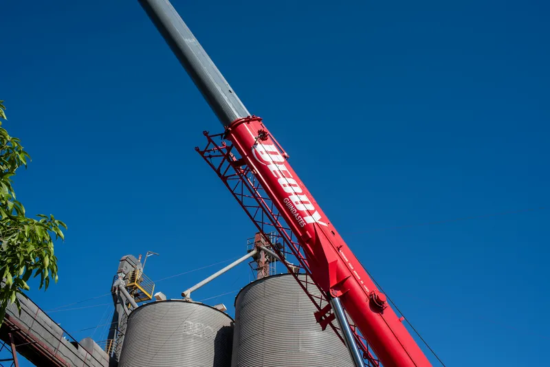 Guindaste hidráulico para elevação de cargas