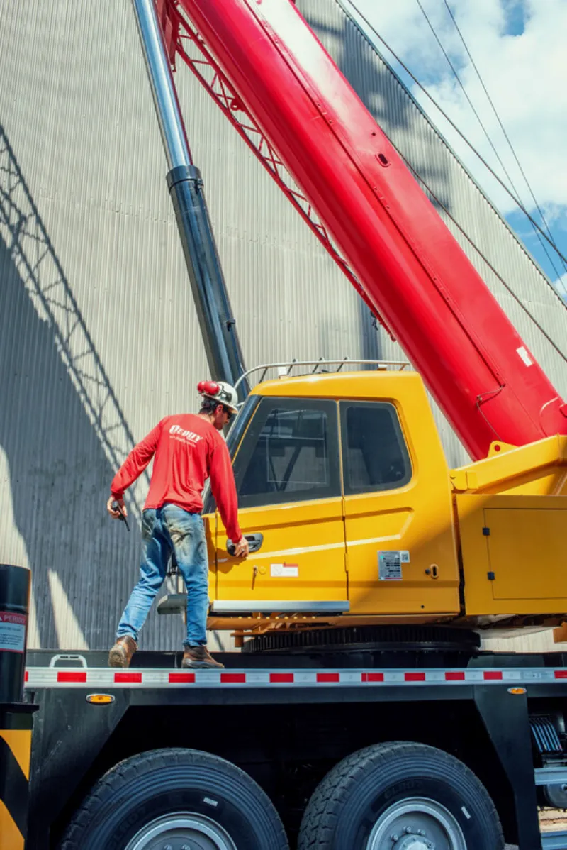 Guindaste hidráulico em Foz do Iguaçu