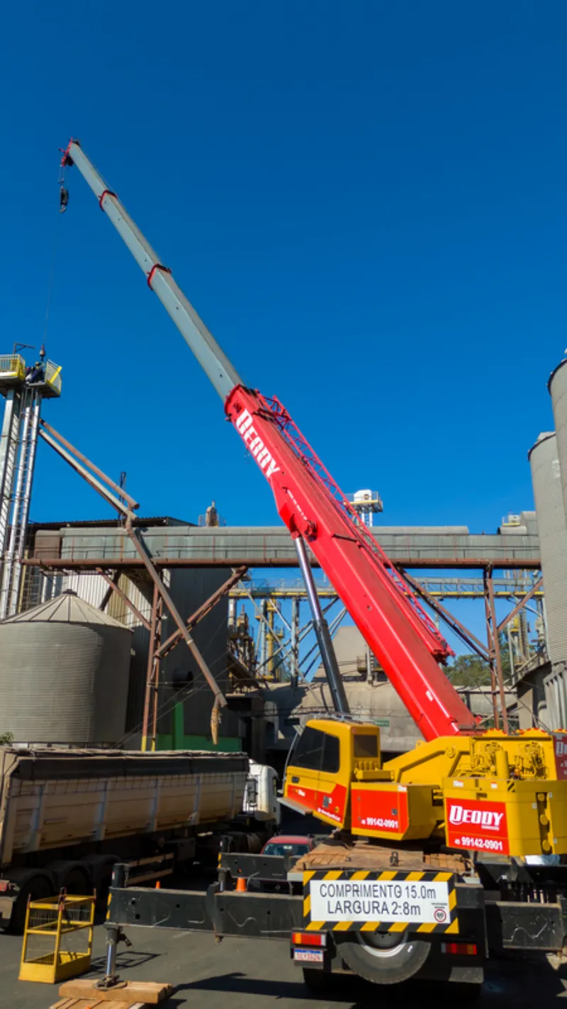 Locação de caminhão munck com cesto aéreo