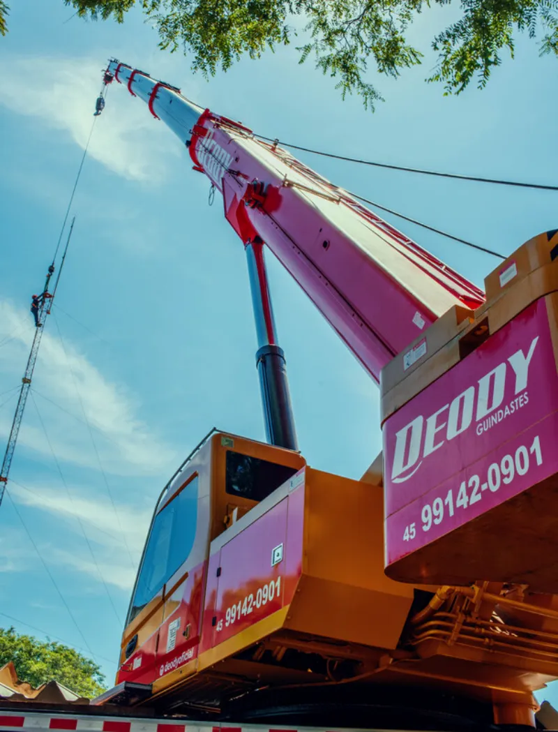 Munck articulado para construção